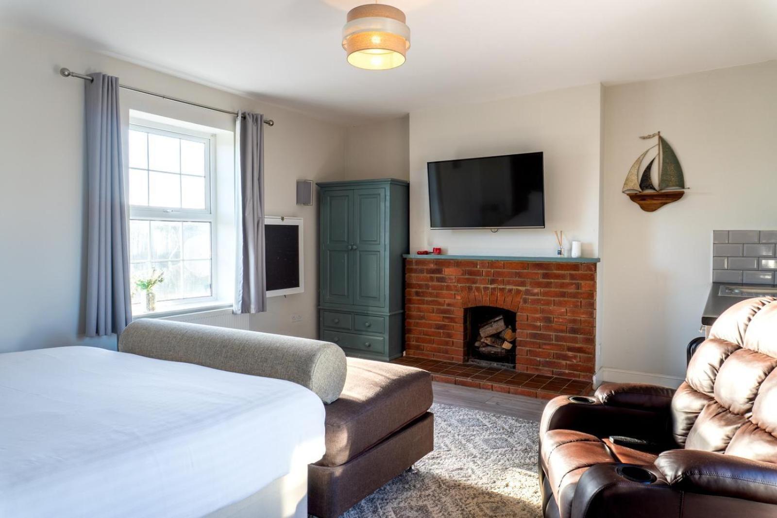 The Fordham Inn Sharnbrook Ngoại thất bức ảnh